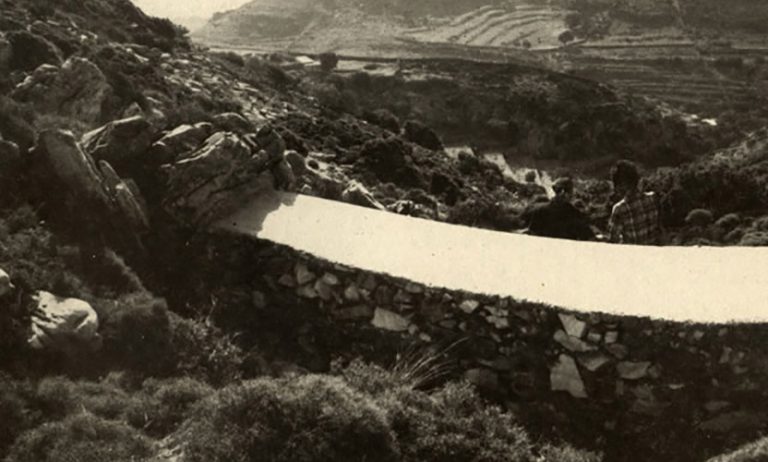 The contemporary containment dams of Apeiranthos