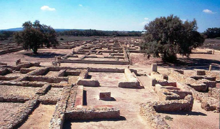 Urban water supply and discharge in punic city Kerkouane